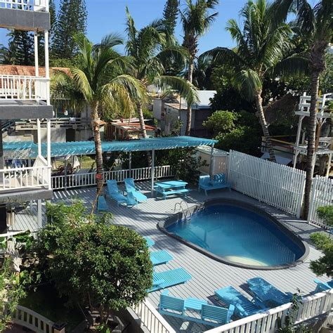 chinatown hotel caye caulker belize.